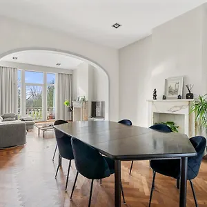 https://luxurious-modern-apartment-in-antwerp.hotelsantwerp.net